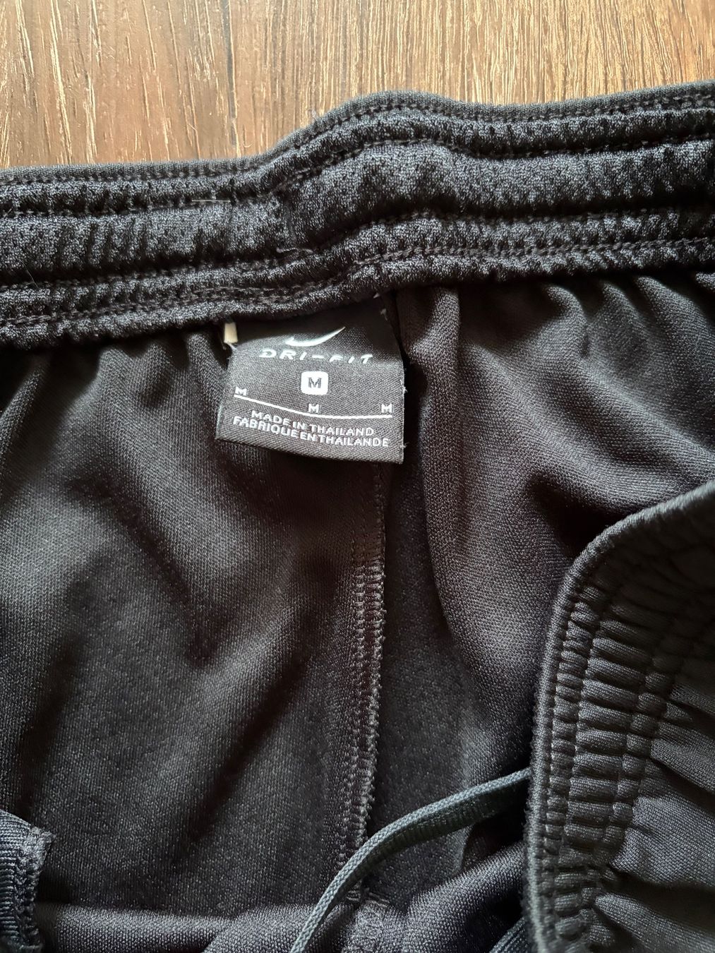 Nike Pantaloni: Red Bull Leipzig Trainerhose Gr. M – Usato da Muttenz venduto da bargain_hunter 2