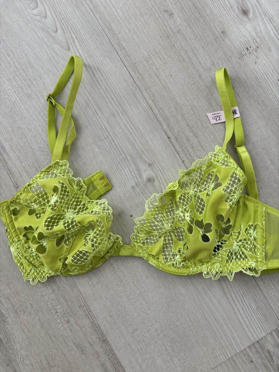Altra biancheria intima: Victorias Secret Bh – Nuovo (secondo la descrizione) da therwil venduto da ayumi991