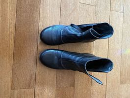 Schwarze Stieffeletten Marke Vialis
