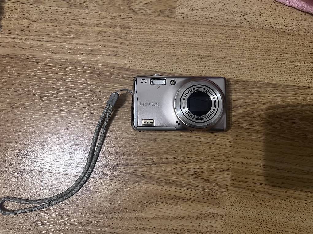 Fujifilm Kamera: Fujifilm FinePix F80 EXR – Gebraucht aus Spreitenbach von env_tk78