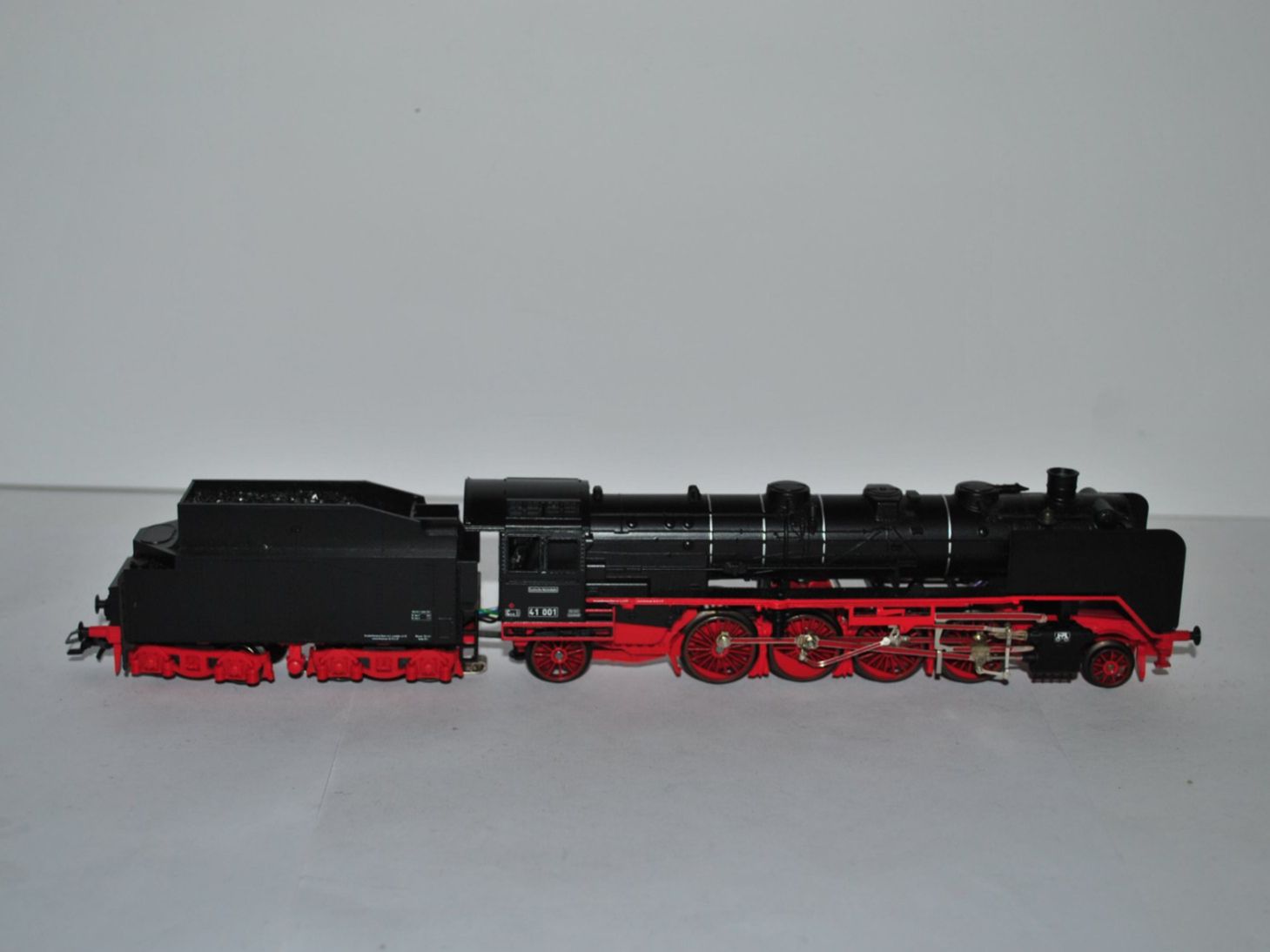 Märklin Modellini di ferrovie: Märklin Dampflok DR (CSK1684) – Usato da Aarwangen venduto da Bahnsupport 1