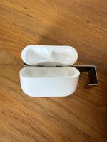 APPLE AirPods Pro 2 Charging Case