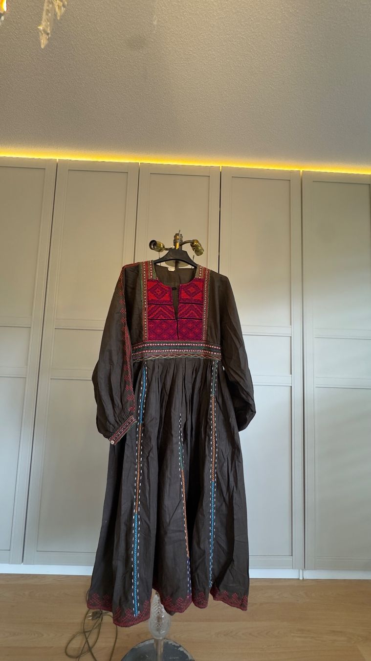 Vestiti: Handgefertigte vintage kleid – Nuovo (secondo la descrizione) da Olten venduto da Saayis 2
