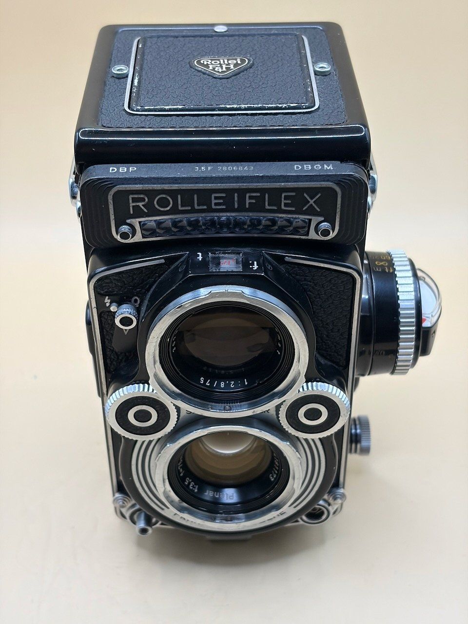 Rollei Fotocamera: Rolleiflex 3.5F Planar 75mm, Messer OK, Ledertasche – Usato da Biel/Bienne venduto da kiouk 4