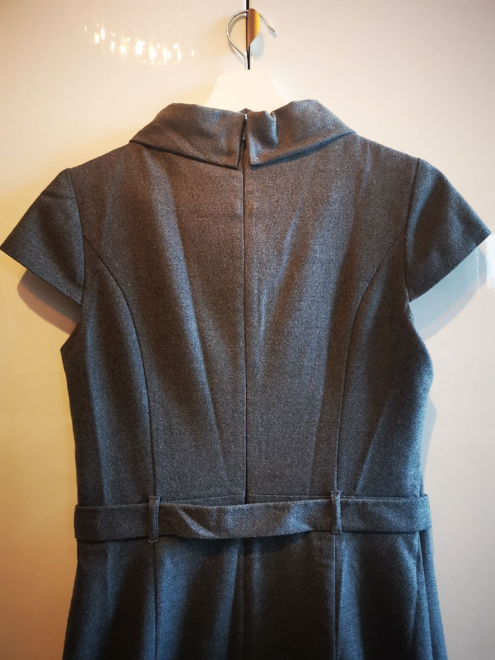 Esprit Vestiti: Graues Etuikleid von Esprit – Usato da Teufen AR venduto da RaphaellaB 1