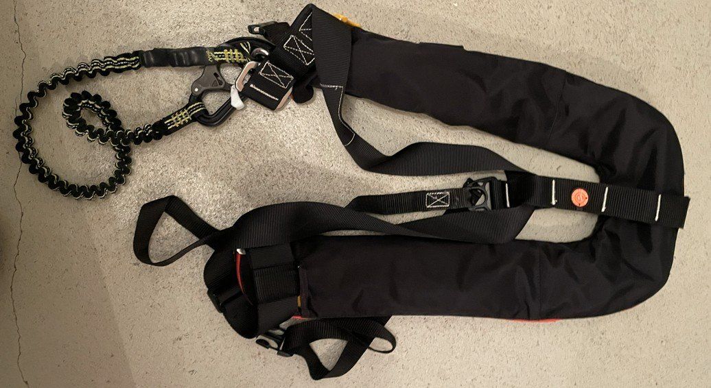 Giubbotti di salvataggio: Aufblasbare Rettungsweste Uship 150N Hammar mit Harness – Usato da Baar venduto da ham_sw6n 1