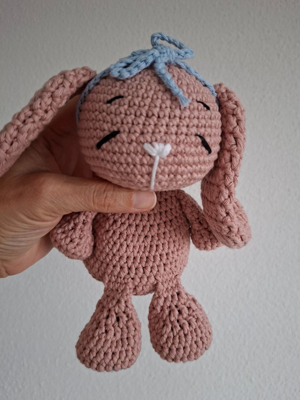 Jouets: Gehäkelter Schnuffelhase – Neuf (Voir description) à Waltenschwil par PlantAddict 3