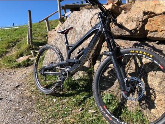 YT Vélos: Downhill Bike - Rahmen gross L – D'occasion à Altendorf par Dregster