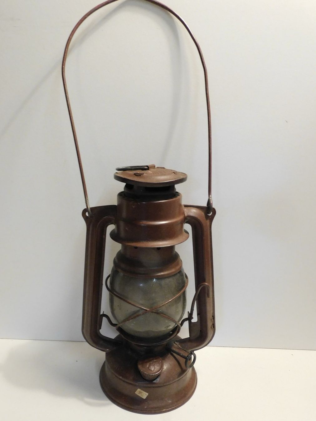 Lampade: Petrol Lampe Laterne ca 30 jahre plus - Blech Petrollampe – Usato da Sursee venduto da 76