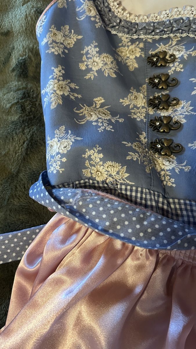 Krüger Robes: Dirndl von Krüger – D'occasion à Grellingen par isa_6yr8 7
