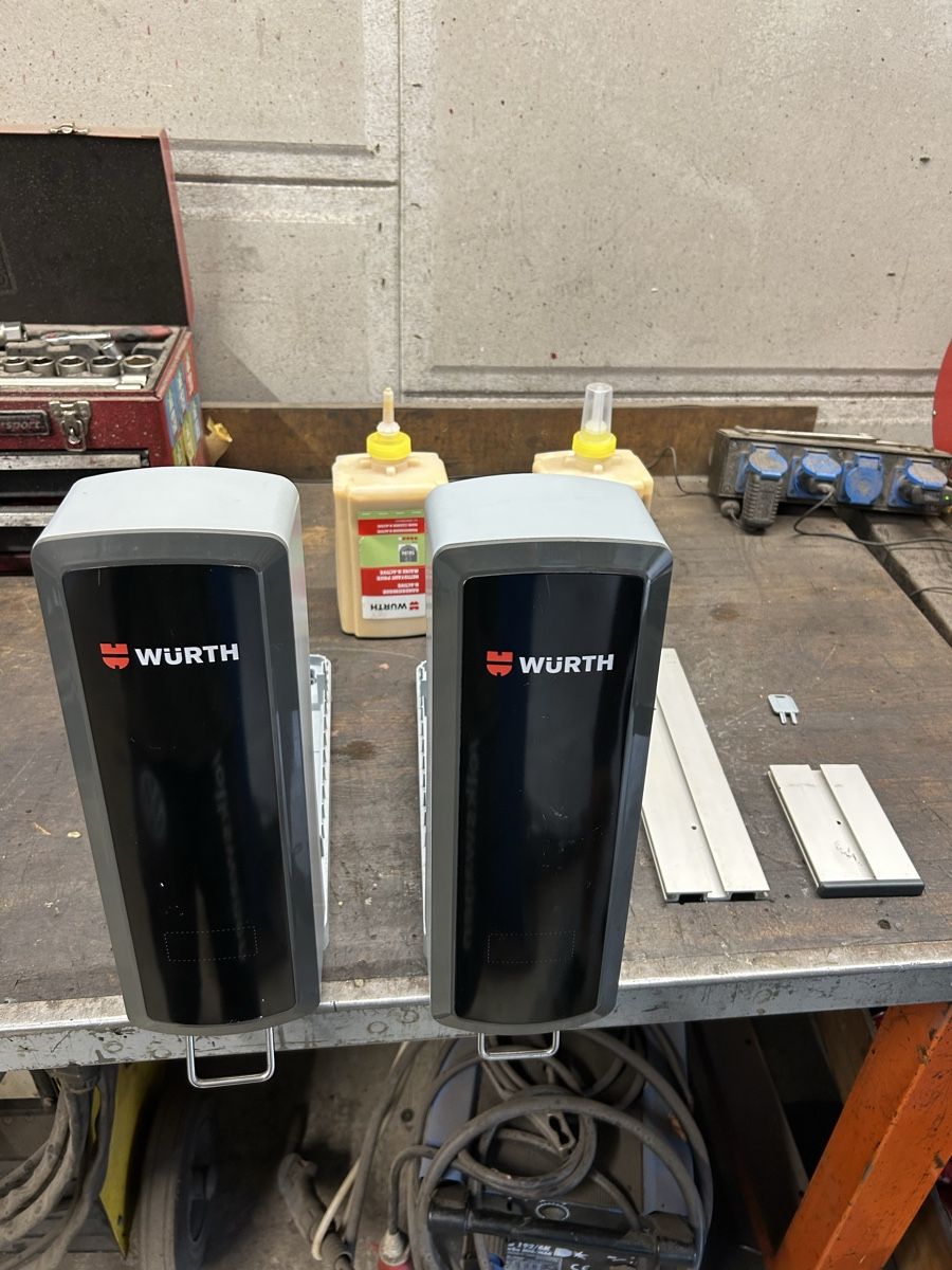 Portasapone: Garage Würth Seifenspender – Usato da Gampelen venduto da ste_r6hj