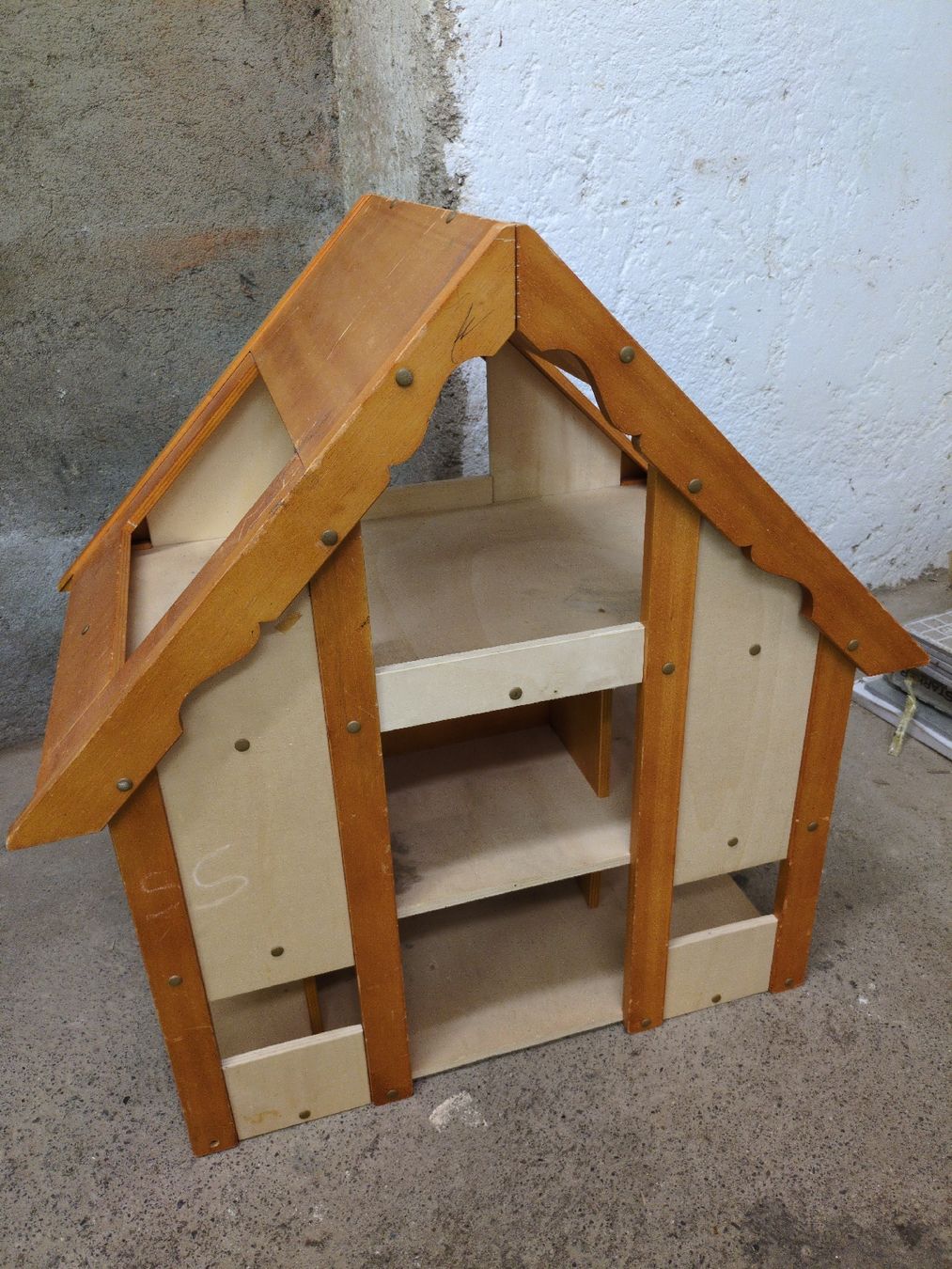Case e mobili per bambole: Puppenhaus mit diversen kleinteile – Difettoso da Wettingen venduto da Jones360 3