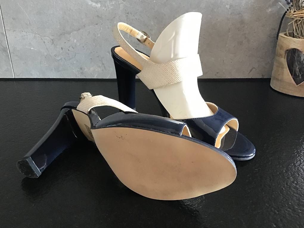 Scarpe da donna: Sandales en cuir – Usato da Neuchâtel venduto da sta_7qfy 2