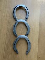 3 Hufeisen Dekoration Metall gebraucht
