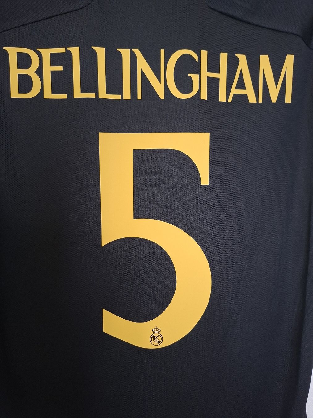 Real Madrid Canottiere & Pantaloni: BELLINGHAM #5 Original Real Madrid 2023-24 Third Trikot – Nuovo (secondo la descrizione) da St-Léonard venduto da SwissDealsJersey 2