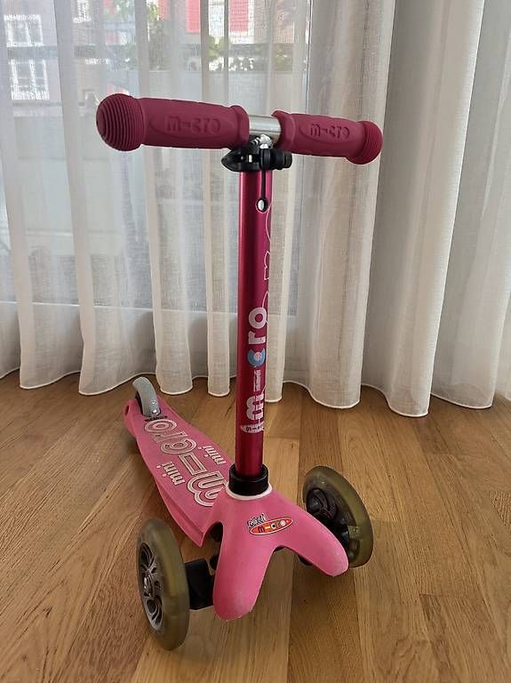 Kickboard: Micro Mini Deluxe Pink – D'occasion à Zürich par dominicmueller87 2