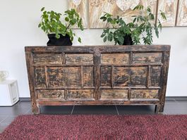 Antikes asiatisches Sideboard