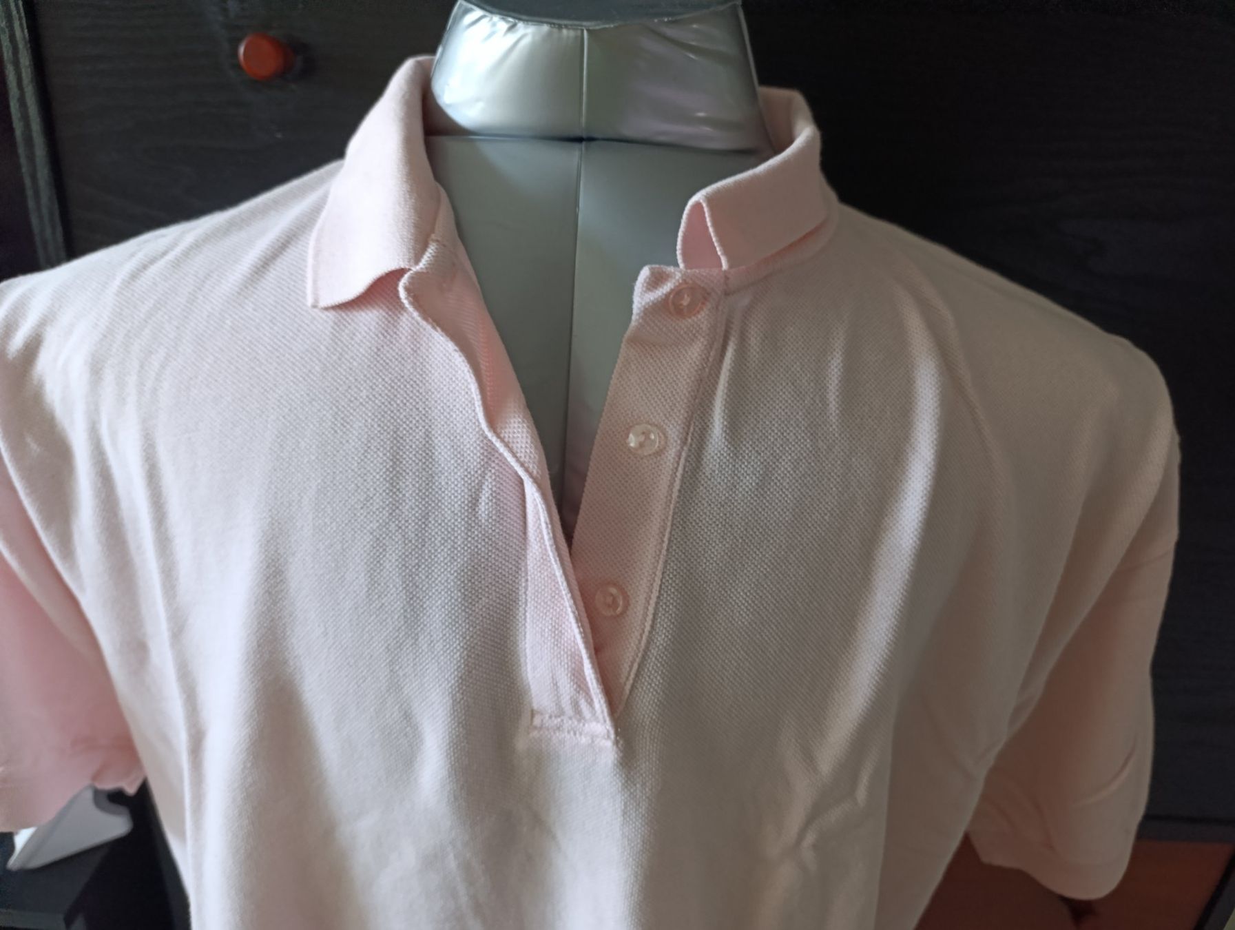 T-shirt: T-shirt rose – Usato da St-Cergue venduto da Neviana 1