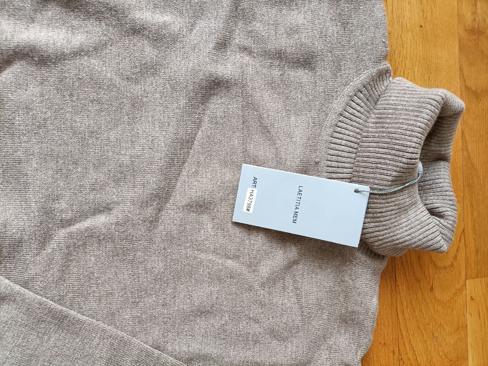 Lotti di vestiti: Ensemble pull et pantalon à franges, neuf avec étiquette – Nuovo e nell'imballaggio originale da La Chaux-de-Fonds venduto da Luxary.25cachmirepro 2