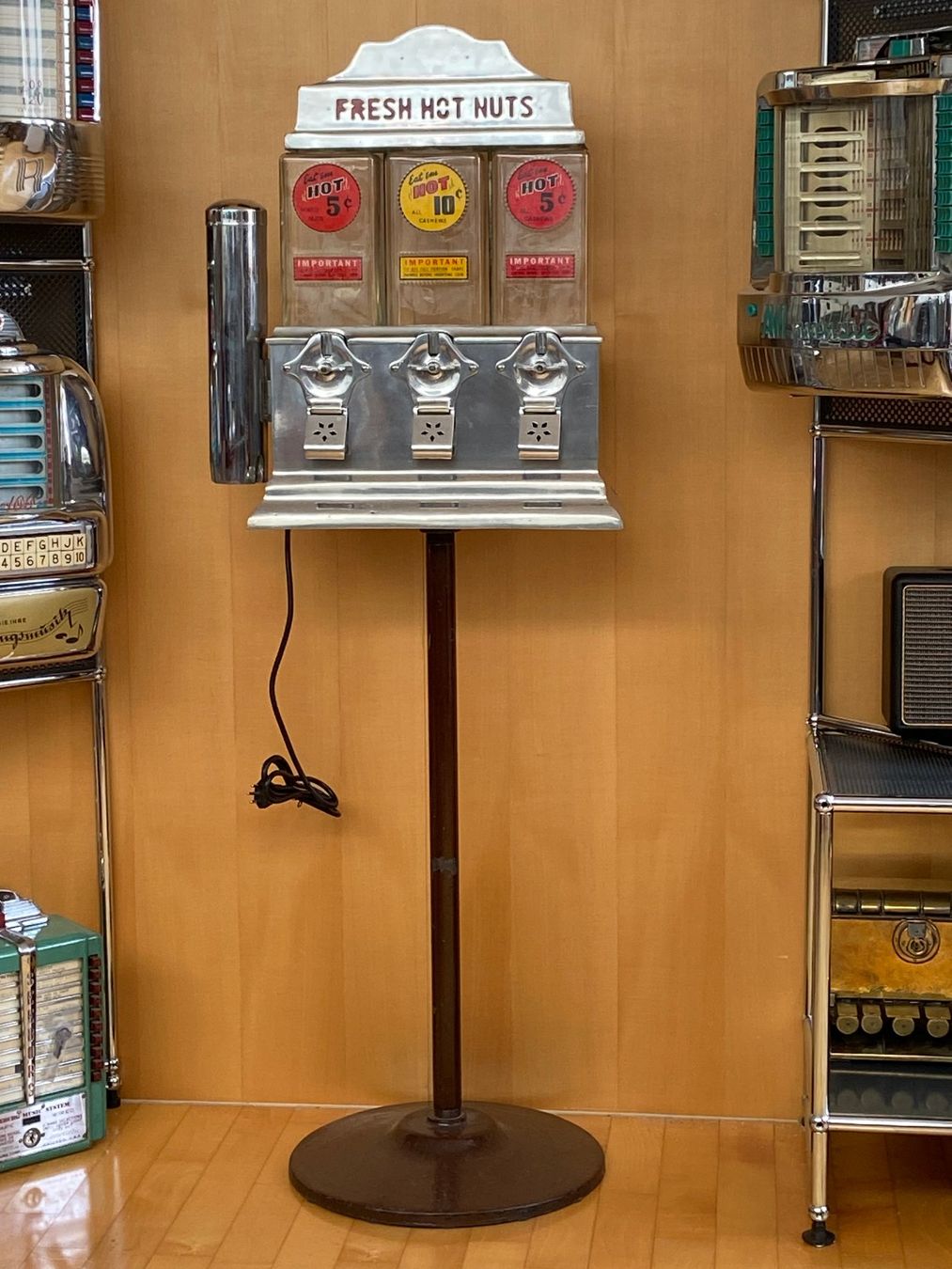 Autres pour la gastronomie & hôtellerie: Fresh Hot Nuts Nüssliautomat – D'occasion à Bad Zurzach par Mfi2