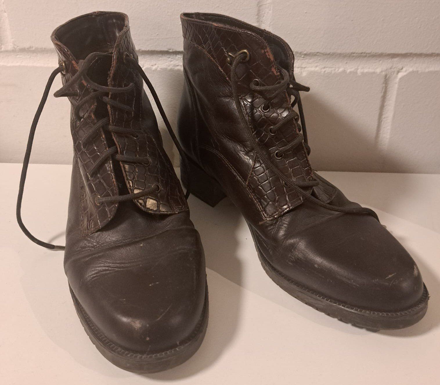 Scarpe da donna: Stiefelette gefüttert 40 – Usato da Diepoldsau venduto da Mutschga02