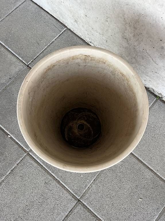 Blumentöpfe: Blumentopf inkl. Untersetzer 40cm hoch & 30cm dm – Gebraucht aus Wängi von cocose 1
