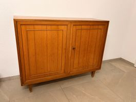 Drei Kommoden aus massivem Holz