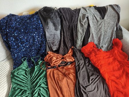 Lot 8 robes/tenues de soirée XL