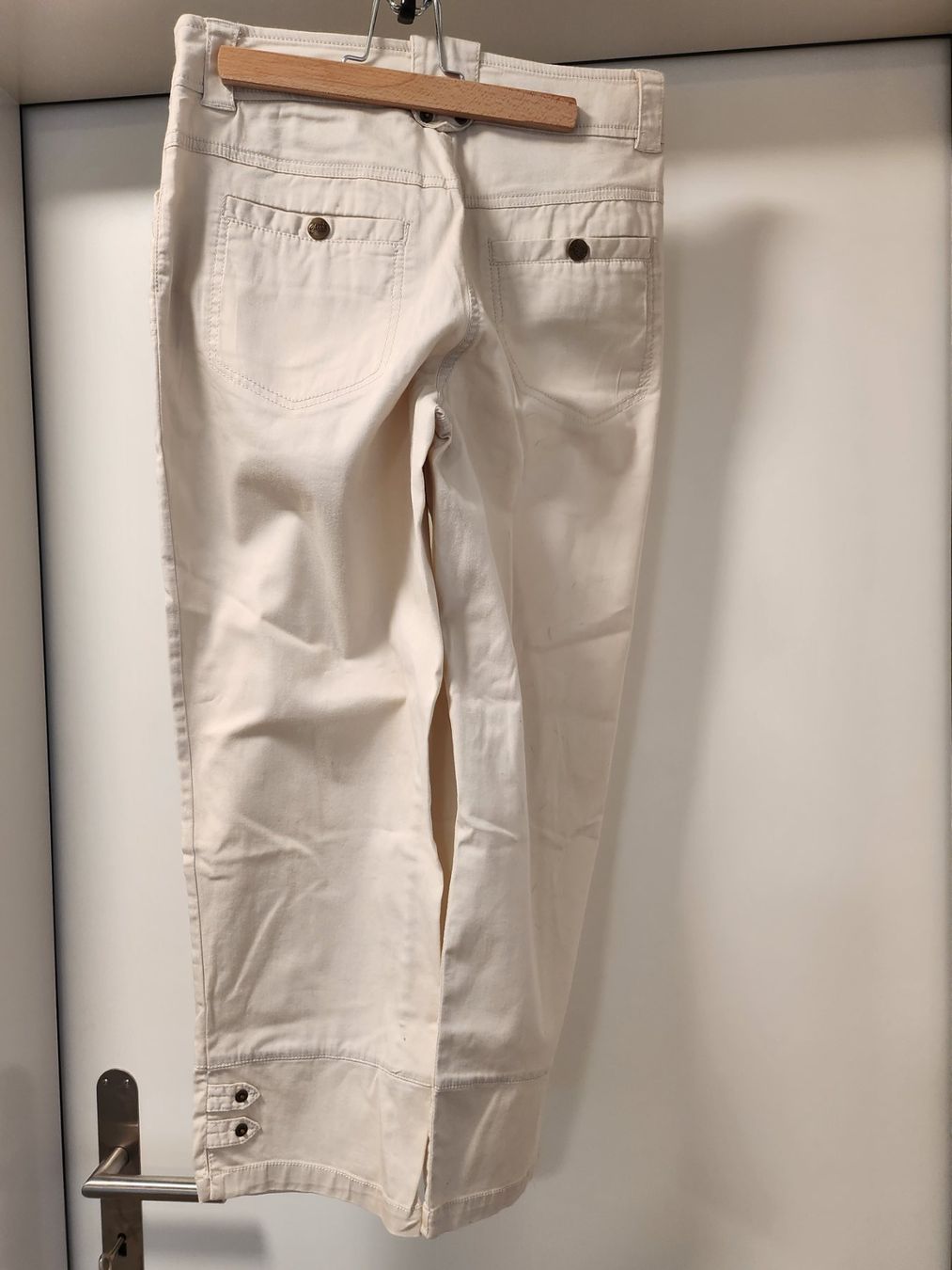 Pantaloni: Damen Sommerhose beige Gr. 36, v. Cheer – Usato da Nebikon venduto da zesette 1