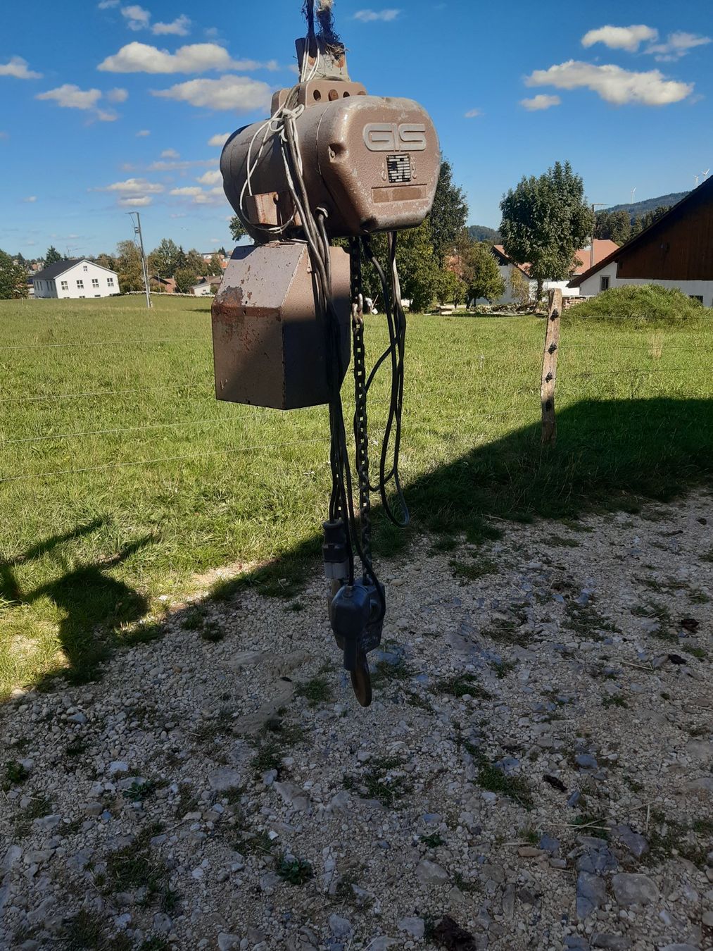 Paranco multiuso: palan électrique 2500kg SIG – Usato da Les Breuleux venduto da Lippiz