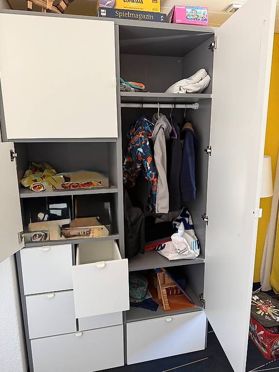 Armoires: Armoire de qualité – D'occasion à Savagnier par ben_dx9b 1