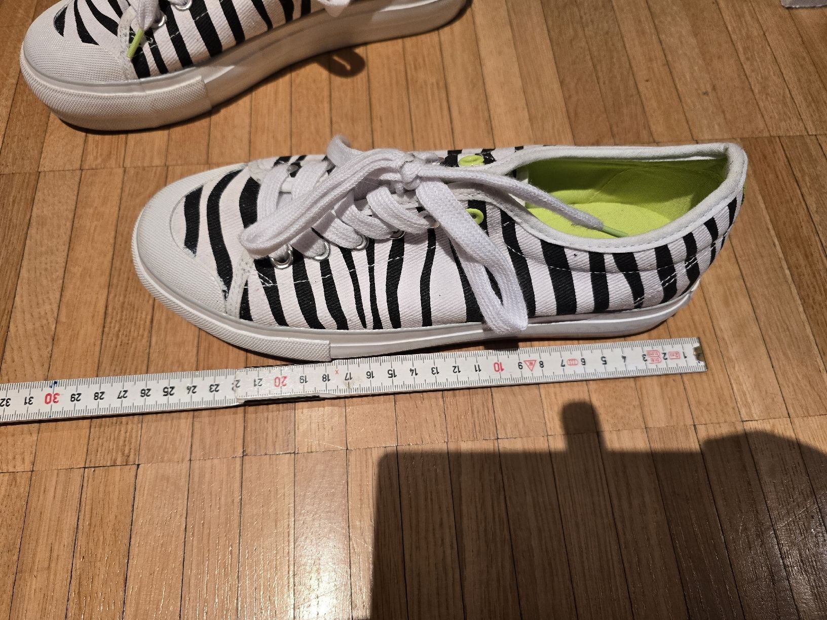 Scarpe da donna: Coole Zebra Sneaker Gr. 39 – Usato da Laufenburg venduto da may_r2st 3