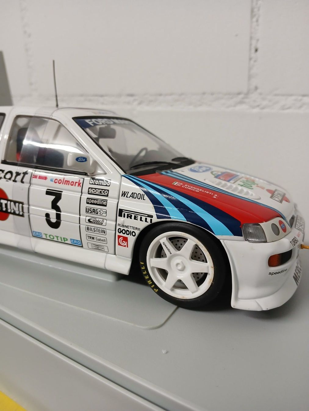 UT Models Modellautos: UT Models 1:18 Ford Escort RS Cosworth Martini – Gebraucht aus Winterthur von alfagetevau1970 4