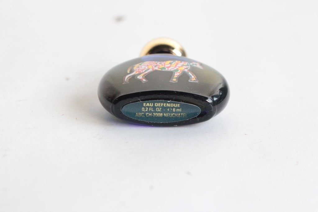 Profumi & Eau de Toilette: Eau défendue Niki de Saint Phalle Taureau 6 ml – Usato da Vandoeuvres venduto da Dom-Tom 2