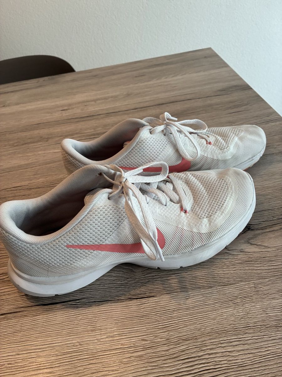 Nike Herrenschuhe: Hallenschuh Nike – Gebraucht aus Niederwangen BE von jel_ah 1