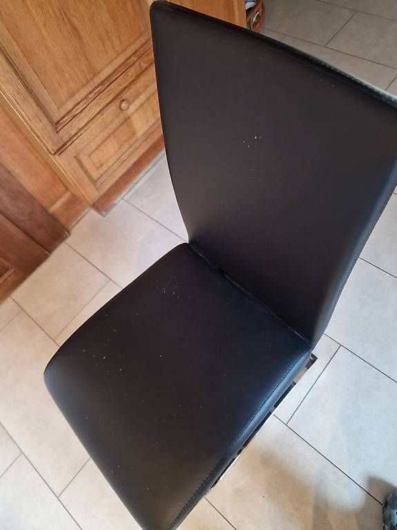 Conforama Set de table et chaises: Table à manger avec chaise – D'occasion à Lussery-Villars par fle_fp5m 3