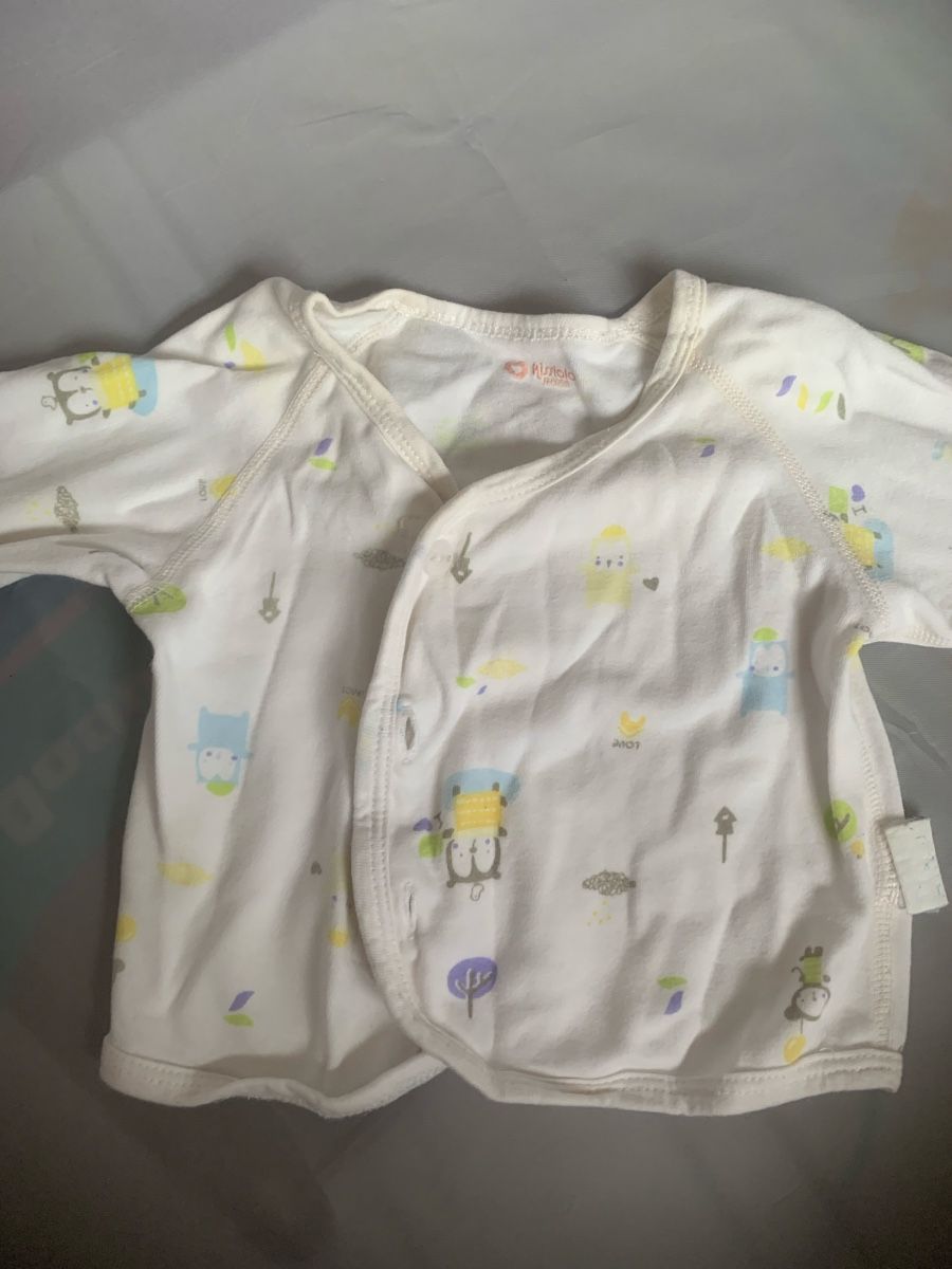 Kleiderpakete & -sets: Baby wickelhemdchen Grösse 50/56 – Gebraucht aus Basel von yir_tj2l