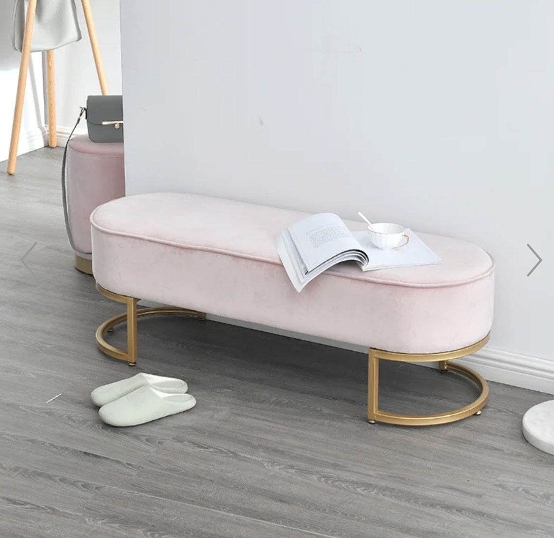 Hocker: Used Pink-Gold Ottoman  – Gebraucht aus Boll von stellabee