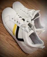 Neue Sneaker Weiss mit gelb-schwarzem Design – Grösse 43