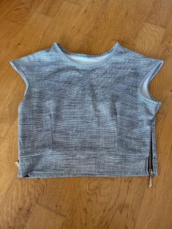 Modernes ärmelloses CropTop mit Reißverschluss – Gr. XS