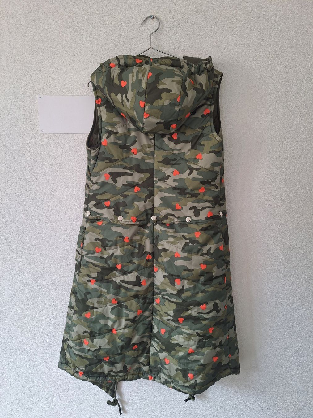 Gilet & Giacche senza maniche: Coole Camouflage Weste mit Kapuze – Usato da Brügg BE venduto da gordis 1