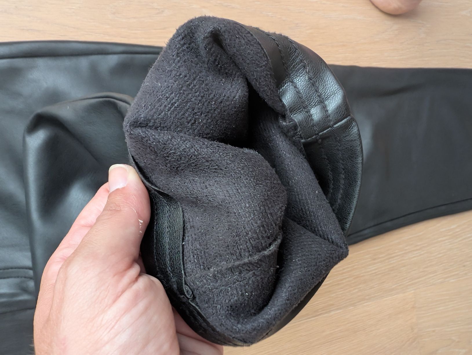 Stradivarius Pantaloni: Thermo Künstleder Hose Gr36 – Usato da Einsiedeln venduto da alegna89 3