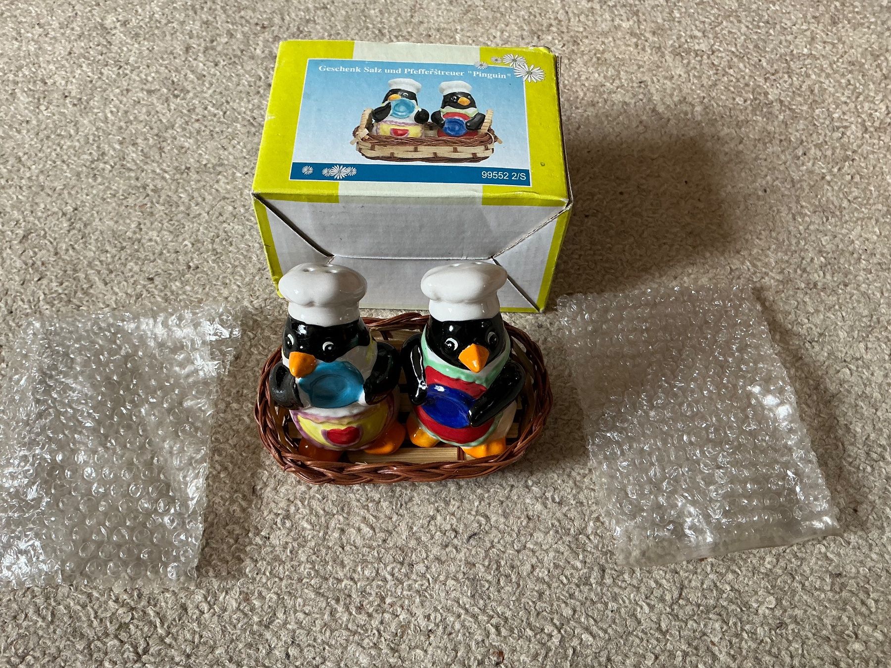 Küchengeräte: Pingu - Salz- und Pfefferstreuer, neu – Neu und originalverpackt aus Jona von Jancy60