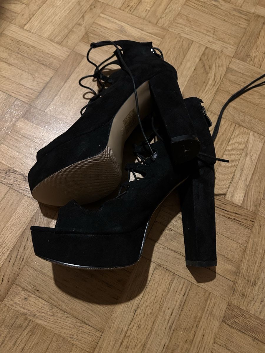 Scarpe da donna: schwarze High Heels – Nuovo (secondo la descrizione) da Zürich venduto da alv_pqz2 1