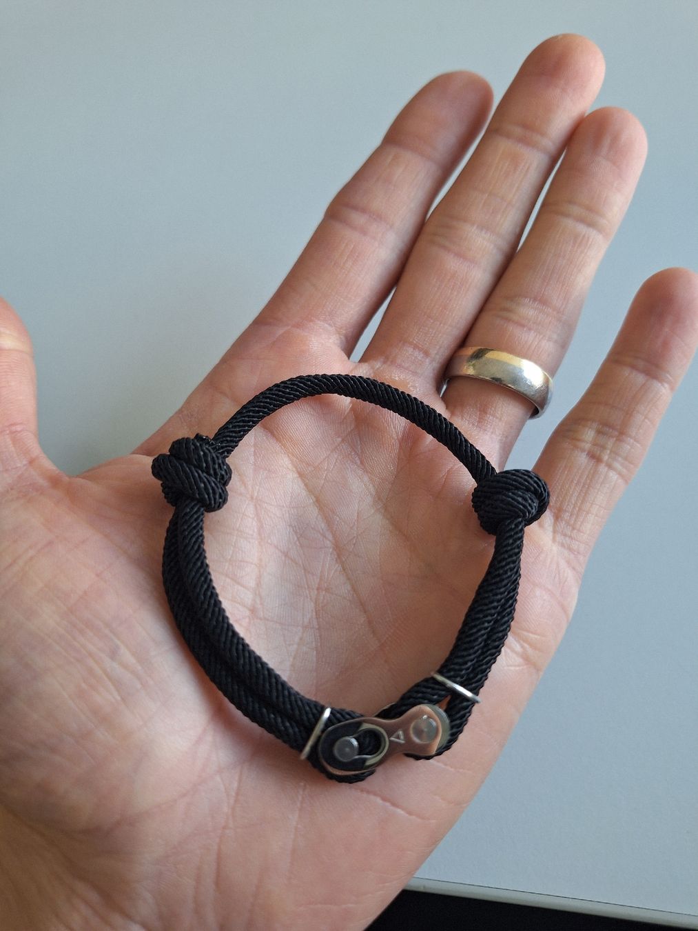 Bracelets: Armband schwarz mit Kettenschlosa – Neuf avec emballage d'origine à Jona par SL95 1