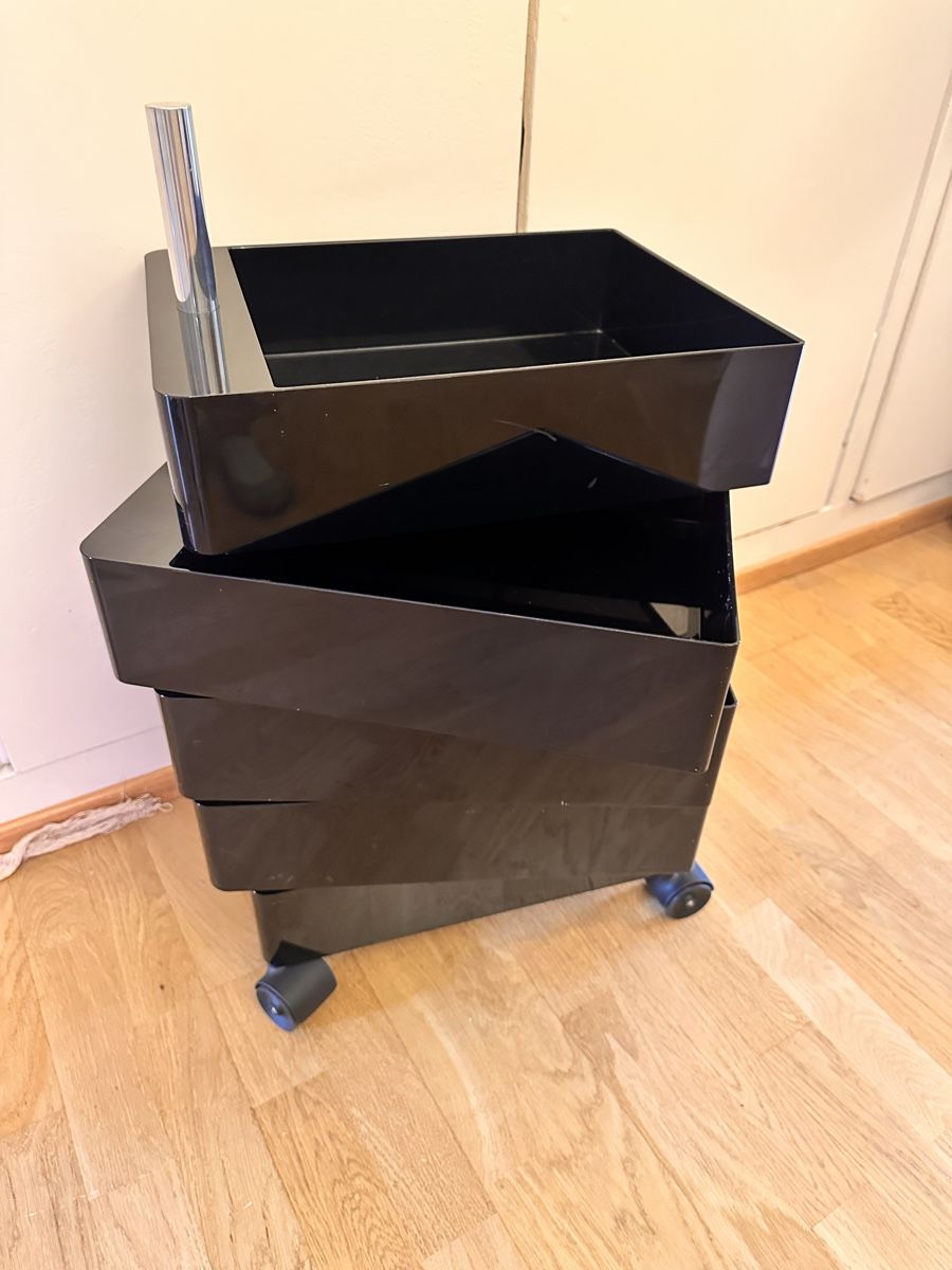 Magis Korpus: Magis 360 Container schwarz  – Gebraucht aus Zürich von Lochita 1