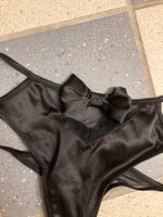 Tanga mit Schleifen