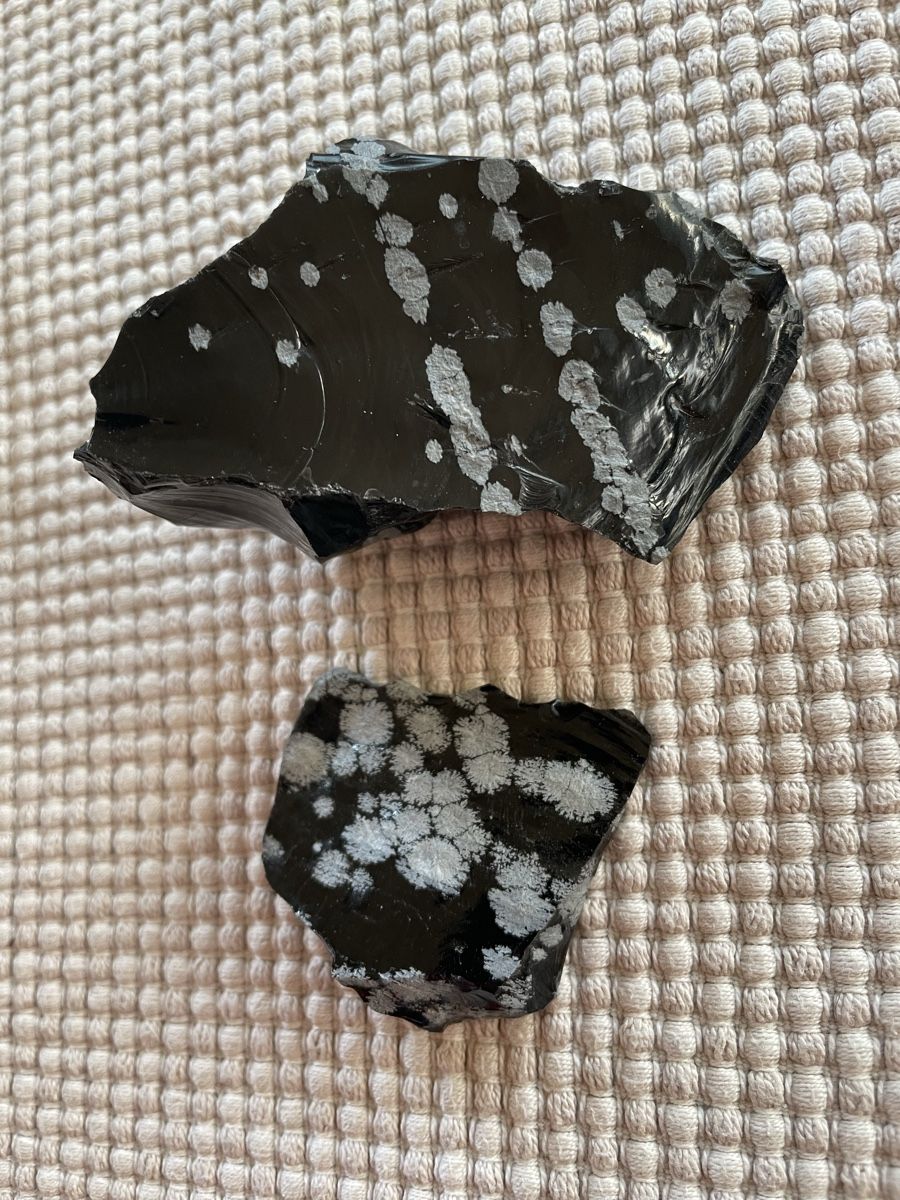 Minerali & Pietre curative: Schneeflocken Obsidian Heilstein / roh – Usato da Rümlang venduto da resale35