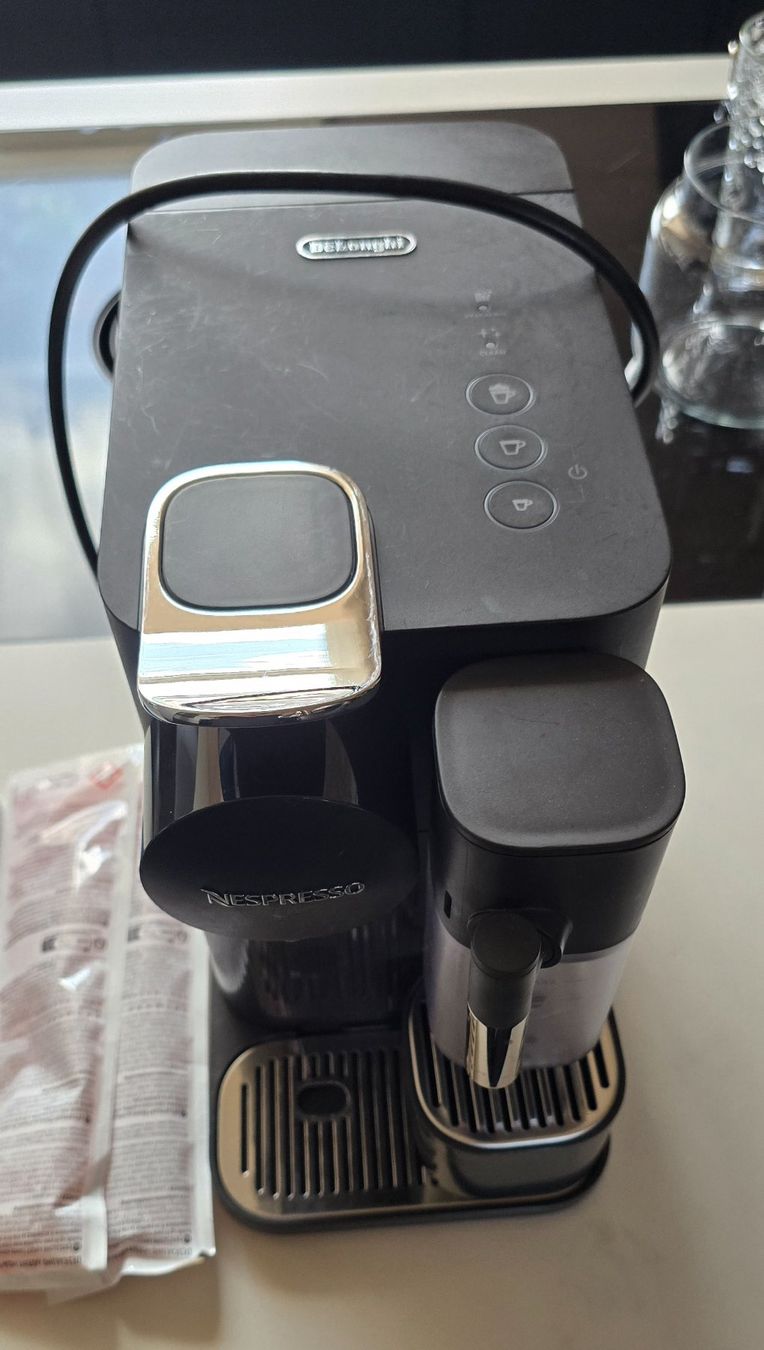 Macchine per caffè & Macchine per espresso: nespresso delonghi latissima one – Usato da Linden venduto da Rsushi