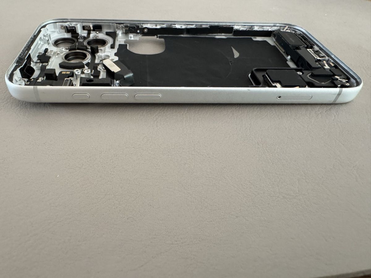 Apple Handys / Smartphones: iPhone 17 Pro Max Original-Gehäuse – Gebraucht aus Adliswil von Busys 3